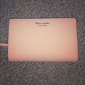 NWT Kate spade pink wallet (sell fast)